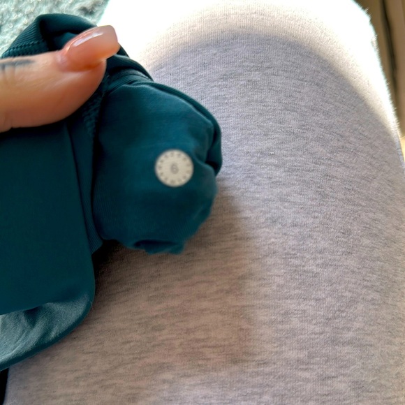 Lululemon Wunder Under pants Teal/blue colour Size 6 Almost 25” - Picture 1 of 6